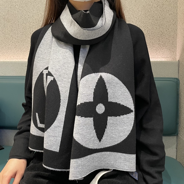 ブランドマフラー正面デザイン